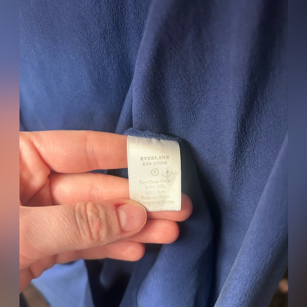 Blue Everlane The Clean Silk Relaxed Shirt - Picture 9 of 9